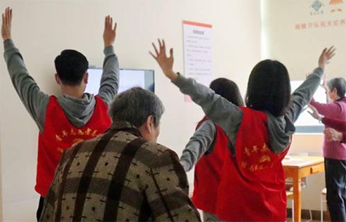 ȭȭ֮�Ĳ��ģ����Ϸ��ղ�ͣ