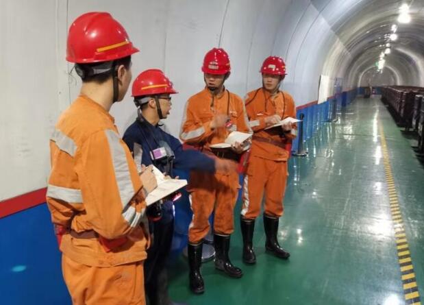 �������_ú�V������`����