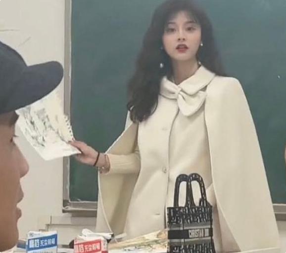 ����һ��WŮ�ώ��߼t����پ��´��͹�