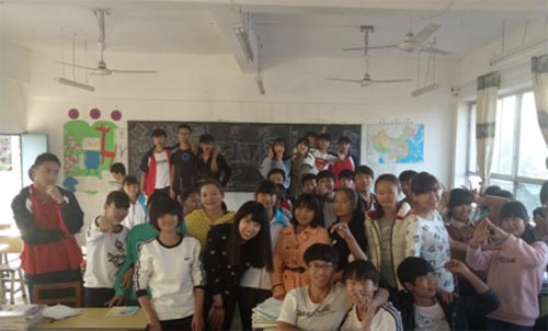 ��Ц��Ů���\�ⲻ��̫��