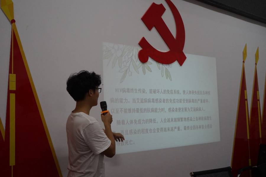 ����������WԺ�ഺ����ͬ���c��ꖻ�־Ը������_չ���̲��A�����v��ӡ�