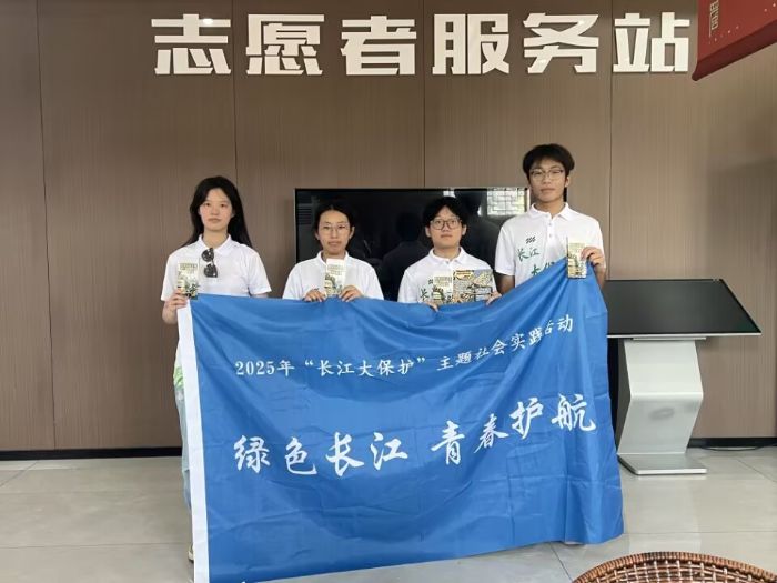 �Ї����|(zh��)��W(xu��)����h�����L���؞�(z��i)С��̽���`�Fꠣ����ഺ֮���o���Gɫ�L��