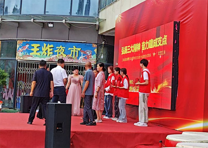 ���ֵ߽�������һ��ϵ�л�� ���мtɫ���� ���o���񽡿�