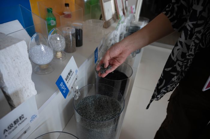 ��̼���G���`�С���̽��Ӣ�������ľGɫ��(chu��ng)��֮·